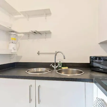 Desert Oasis 2 Bed 2 Bath Parking Netflix * Birmingham