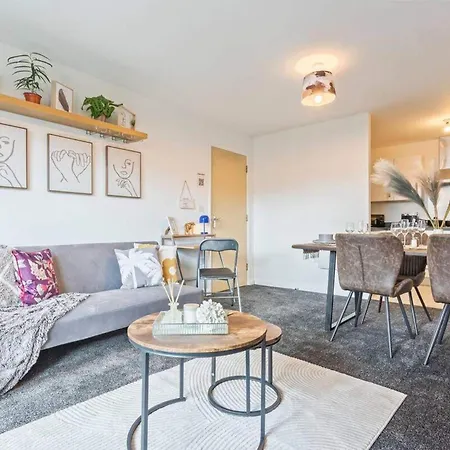Apartment Desert Oasis 2 Bed 2 Bath Parking Netflix